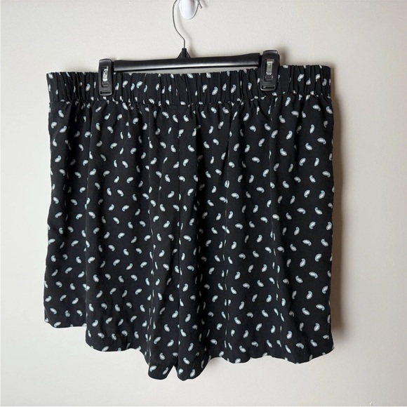 Torrid Women's Challis Short Plus Size 2X Pull On Side Pockets Paisley Black - Picture 4 of 5